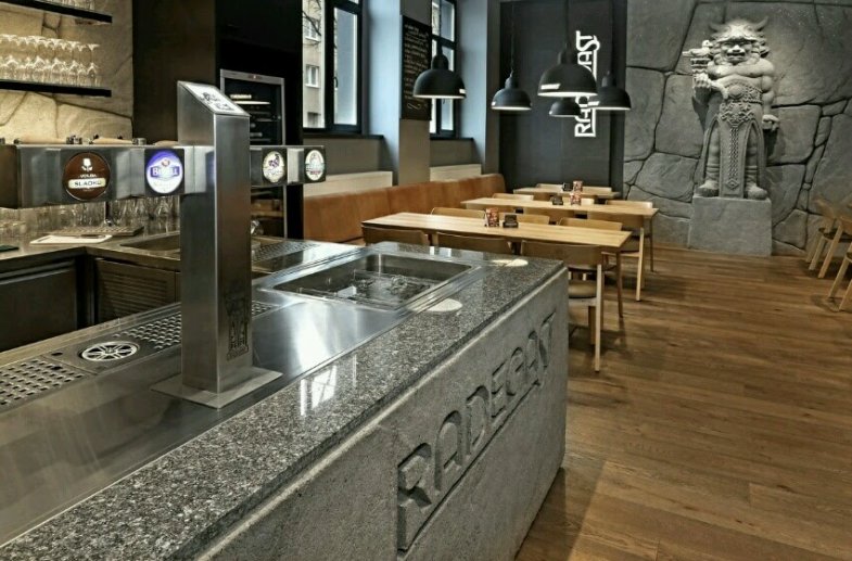 RadegastovnaKolbenka.jpg.jpg Nový koncept Radegastoven používá surové přírodní materiály v kombinaci s plechem.