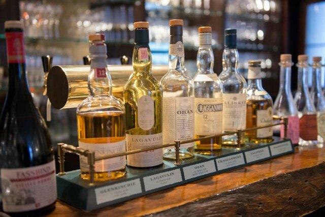 Ratsstuben gloglo.jpg Výběr nápojů v restauraci Ratsstuben