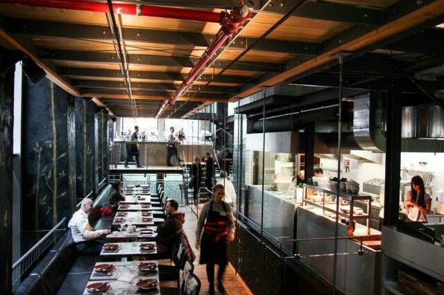 Sia.jpg Sia nabízí asijské speciality na třech patrech