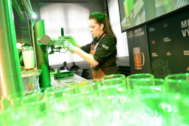 rps20180408_134553_115.jpg Hana Baniová, vítězka soutěže Radegast Mistr výčepní roku 2018