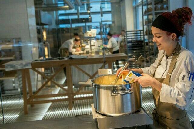 Skala1.jpg U Skály nehledejte kavárnu se stolečky zdobenými babiččinou krajkou...