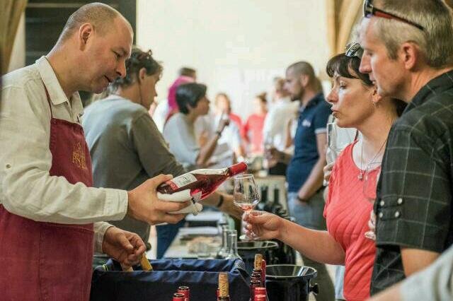 Praha pije víno.jpg Zájem o festival je rok od roku větší