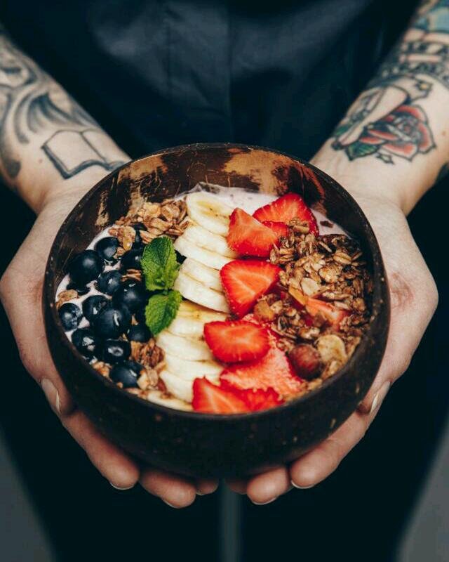 Chybět nemohou dezerty v podobě raw kuliček, veganské zmrzliny či domácích koláčů .jpg Chybět nemohou dezerty v podobě raw kuliček, veganské zmrzliny či domácích koláčů