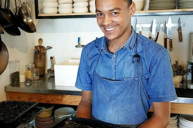 Malá restaurace Wolfgat na jihoafrické pláži se dnes stala prvním vítězem hlavního ocenění nově udělovaných gastronomických cen World Restaurant Awards, které propagují různorodost mezinárodní gastroscény.jpg Malá restaurace Wolfgat na jihoafrické pláži se dnes stala prvním vítězem hlavního ocenění nově udělovaných gastronomických cen World Restaurant Awards, které propagují různorodost mezinárodní gastroscény