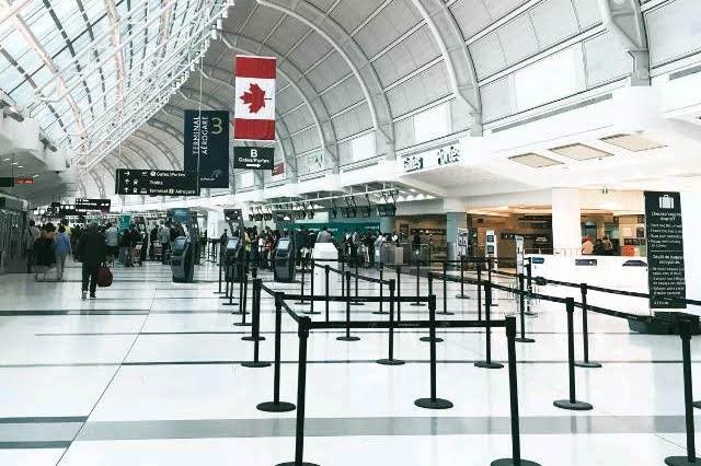 Letiště Pearson v Torontu.jpg Letiště Pearson v Torontu