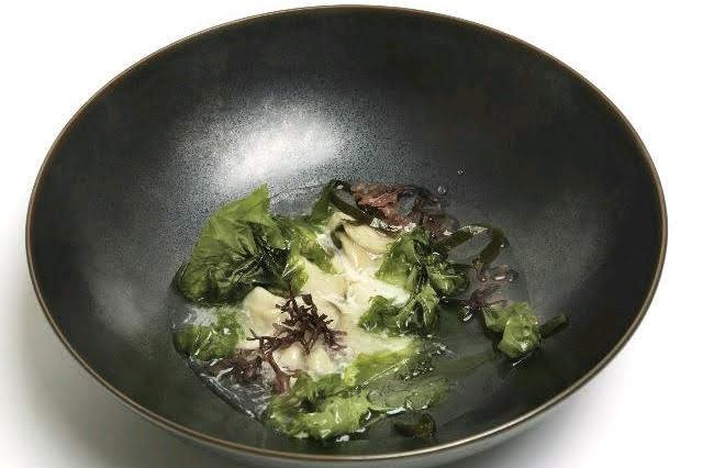 Restaurace zatím zůstává uzavřená, tohle je fotka z veselejších časů.jpg Restaurace zatím zůstává uzavřená, tohle je fotka z veselejších časů