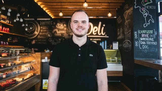 Honza Hawelka nespí Honza Hawelka nespí ??