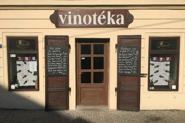 Vinotéka Merlot - Zastávka v Plzni.jpg Vinotéka Merlot - Zastávka v Plzni