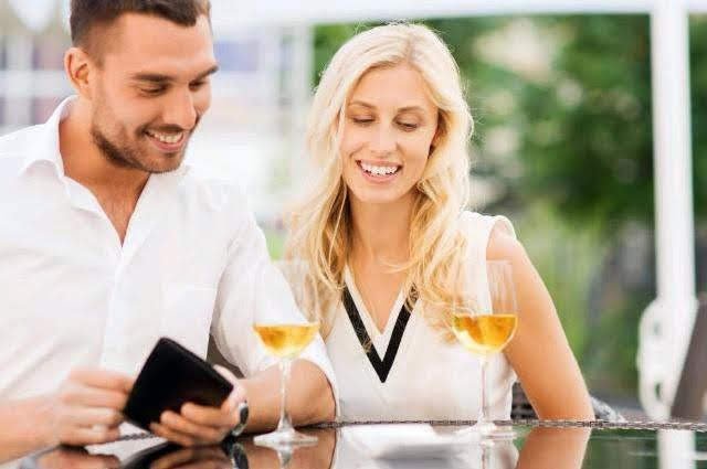 Platební v restauraci, ilustrační fotografie.jpg Platební v restauraci, ilustrační fotografie