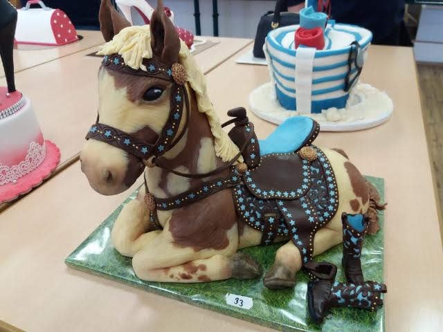 Ukázky práce z víkendového setkání cukrářů a cukrářek v Nasavrkách.jpg Ukázky práce z víkendového setkání cukrářů a cukrářek v Nasavrkách