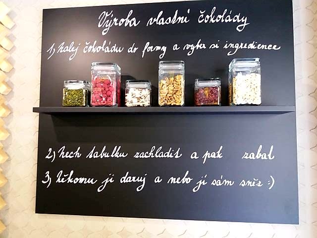 V Ateliéru Orion si můžete vyrobit vlastní tabulku čokolády.jpg V Ateliéru Orion si můžete vyrobit vlastní tabulku čokolády