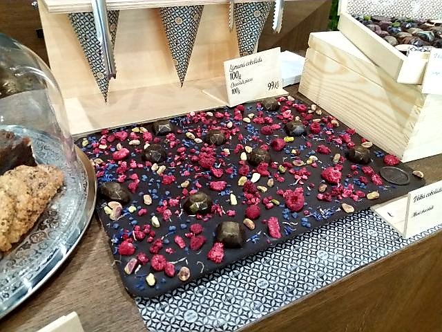 V Ateliéru Orion si můžete vyrobit vlastní tabulku čokolády.jpg V Ateliéru Orion si můžete vyrobit vlastní tabulku čokolády