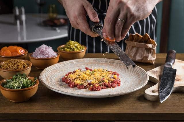 David Rejhon se při tvorbě menu nechal inspirovat tradičními chutěmi české kuchyně.jpg David Rejhon se při tvorbě menu nechal inspirovat tradičními chutěmi české kuchyně