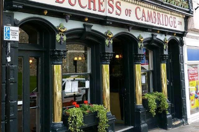 Britská hospoda, ilustrační fotografie.jpg Britská hospoda, ilustrační fotografie