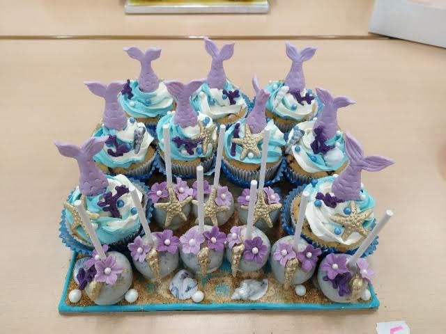 Dortosraz na SOU včelařském v Nasavrkách.jpg Dortosraz na SOU včelařském v Nasavrkách