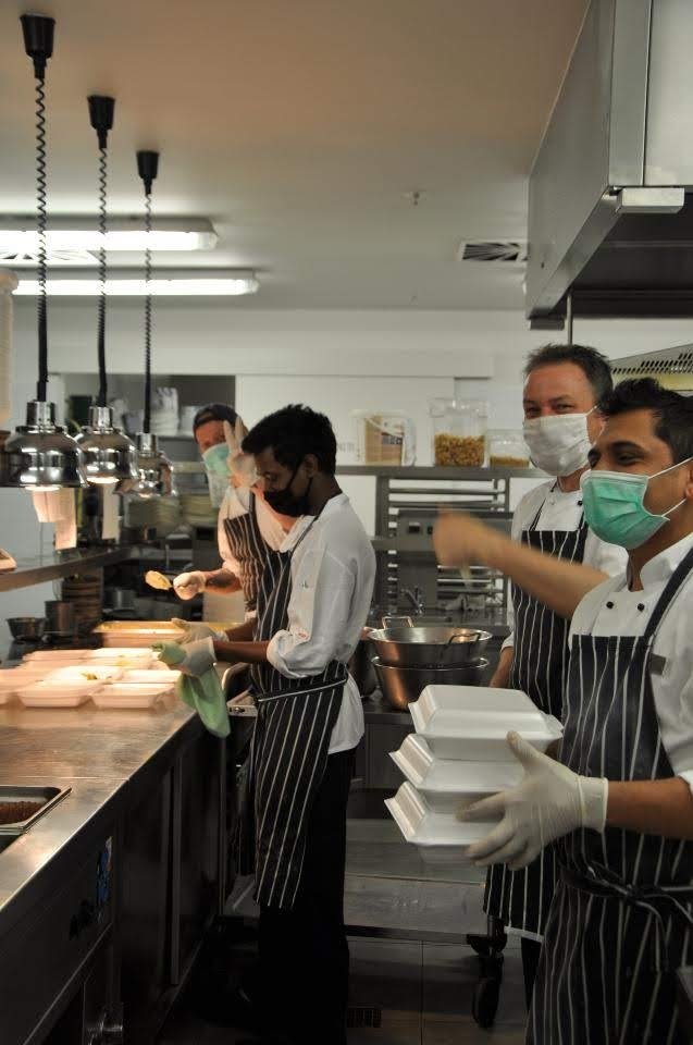 Brněnský Courtyard pomáhá seniorům.jpg Brněnský Courtyard pomáhá seniorům