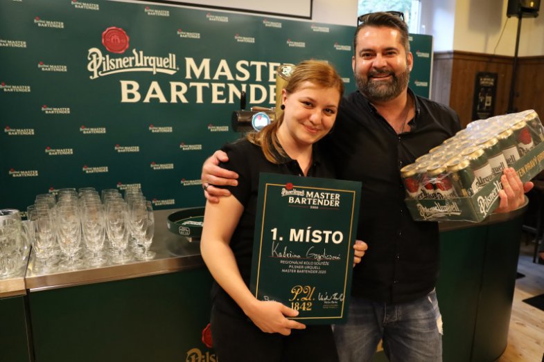 a Kateřina Gaydiczová z podniku U Matěje.jpg ... a Kateřina Gaydiczová z podniku U Matěje