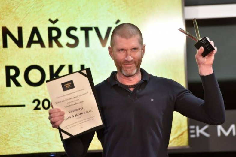 Vinařství roku 2020.jpg Vinařství roku 2020, pan Jáger ma radost