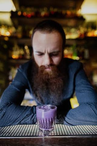 Pararelní reality distančního menu Baru, který neexistuje.jpg Pararelní reality distančního menu Baru, který neexistuje