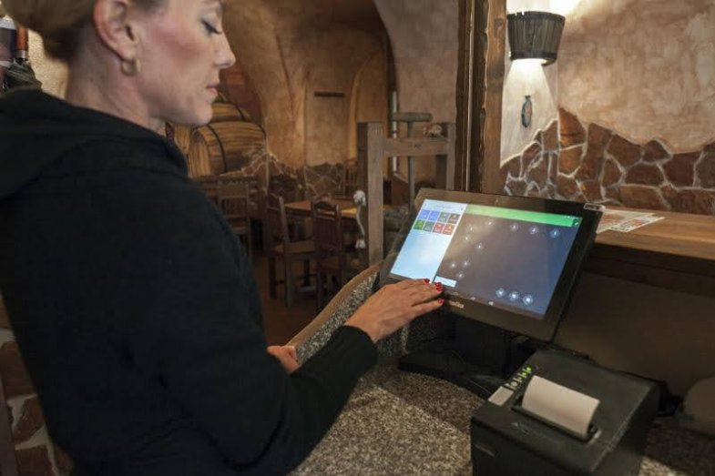 Tržby konečně rostou, ilustrační fotografie Dotykačka Holding.jpg Tržby konečně rostou, ilustrační fotografie Dotykačka Holding