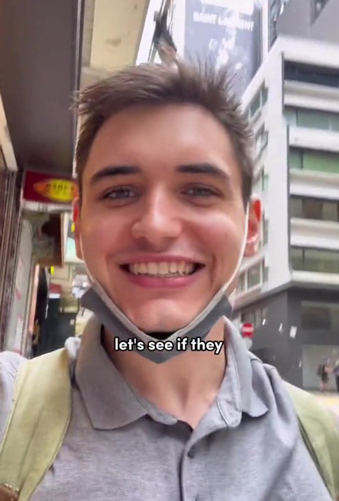 Falešný recenzent 1.jpg Zdroj https://www.tiktok.com/@slavinjoshua/video/7154347687981092142?is_from_webapp=v1&item_id=7154347687981092142