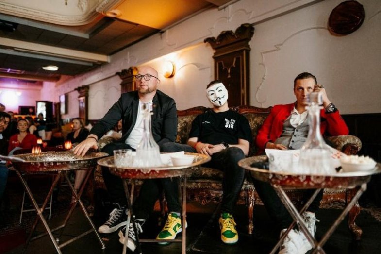 Vítězem Kinley Grand Cocktail Cup se stal Jarda Jeřábek.jpg Vítězem Kinley Grand Cocktail Cup se stal Jarda Jeřábek