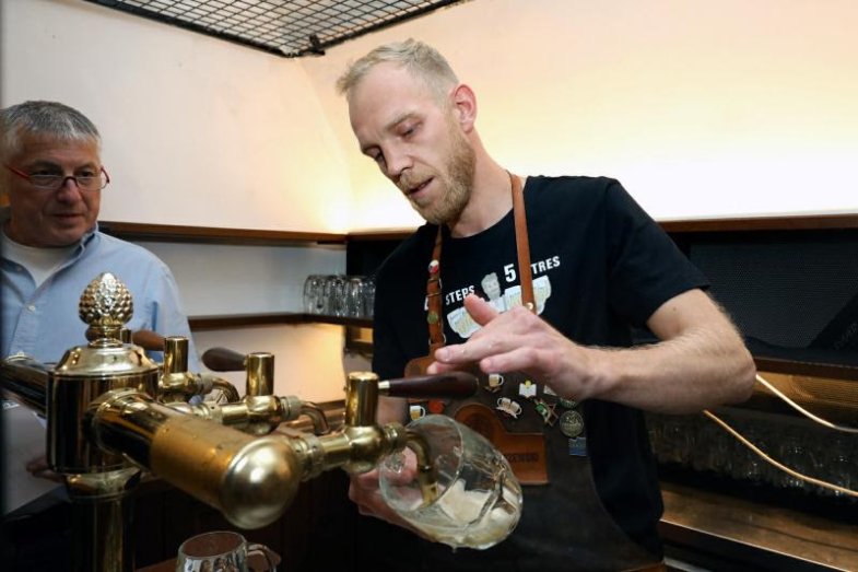 Do jednoho z nejoriginálnějších pivních závodů světa se letos zapojilo 25 výčepních z Česka, Norska, Velké Británie, Rumunska, Polska, Maďarska a Japonska..jpg Do jednoho z nejoriginálnějších pivních závodů světa se letos zapojilo 25 výčepních z Česka, Norska, Velké Británie, Rumunska, Polska, Maďarska a Japonska.