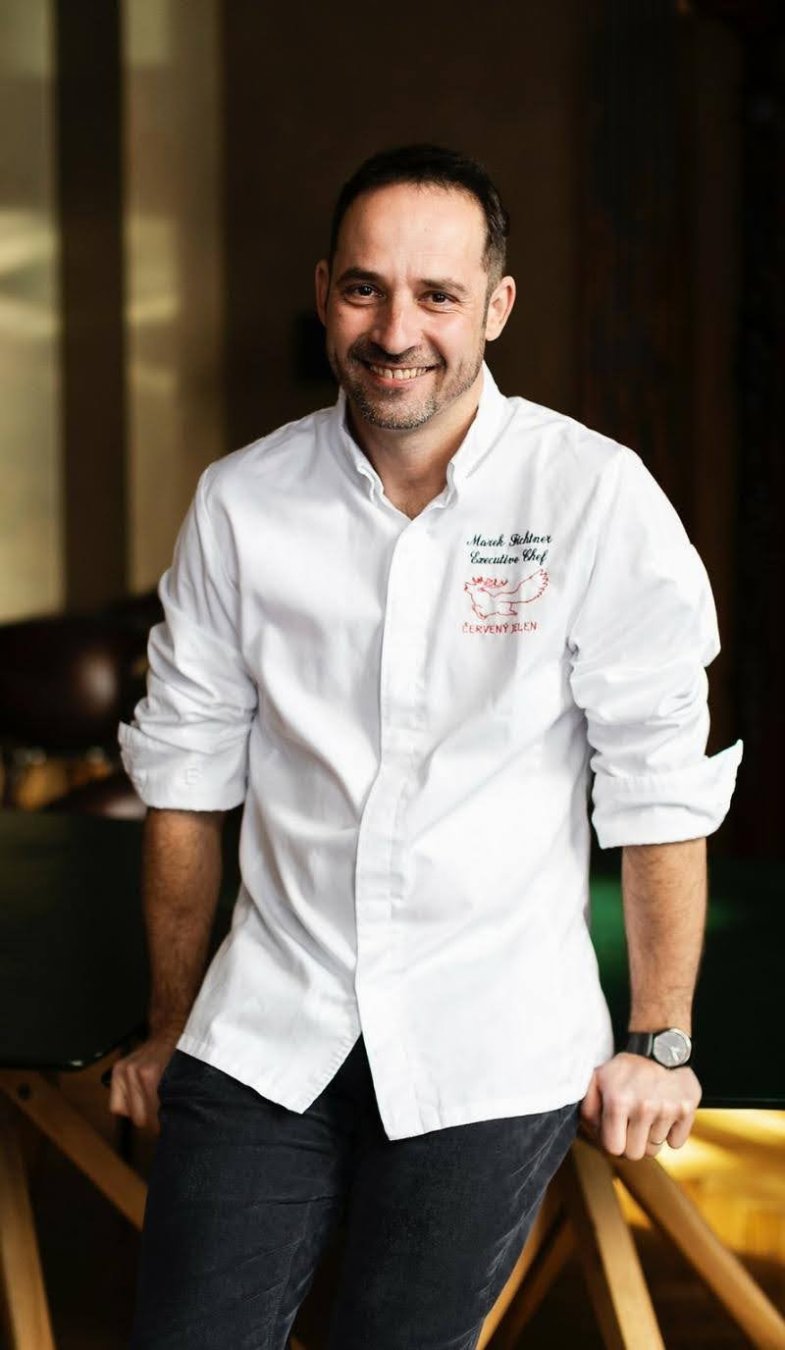 Hřejivé zimní menu M. Fichtnera v Červeném jelenovi.jpg Hřejivé zimní menu M. Fichtnera v Červeném jelenovi