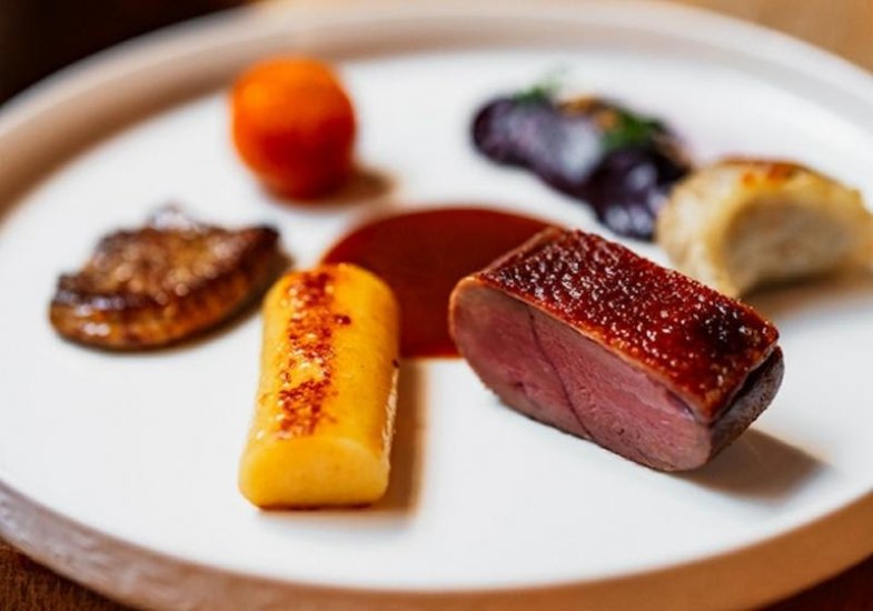 Hřejivé zimní menu M. Fichtnera v Červeném jelenovi.jpg Hřejivé zimní menu M. Fichtnera v Červeném jelenovi