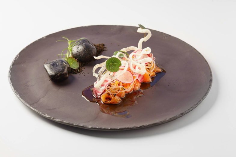 Pětihvězdičkový hotel Nové Lázně si pro své hosty připravil degustační menu s vinným párováním ve spolupráci s renomovaným michelinským šéfkuchařem Peterem Duranským, foto facebook Petera Dutanského.png Pětihvězdičkový hotel Nové Lázně si pro své hosty připravil degustační menu s vinným párováním ve spolupráci s renomovaným michelinským šéfkuchařem Peterem Duranským, foto facebook Petera Dutanského