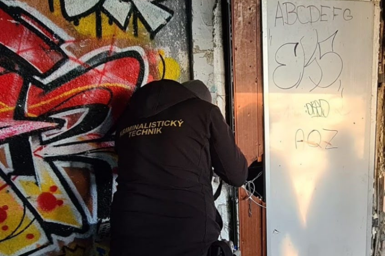 Burčák 2024_202Šetření na místě požáru, foto Policie ČR.png41101_170643_0000.png Šetření na místě požáru, foto Policie ČR