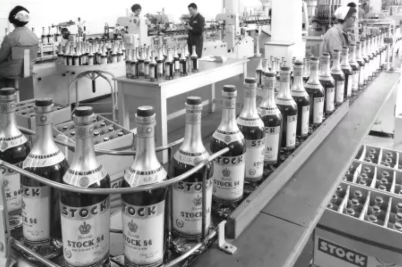 Foto Stock Spirits Group.png Foto Stock Spirits Group