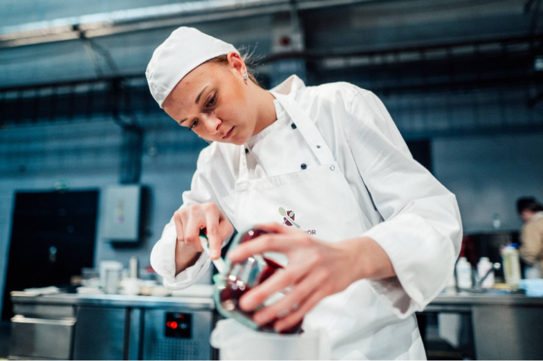 Na Gastro Junior Bidfood Cup bodovaly cukrářky z Roudnice, zdroj: AKC ČR.png Na Gastro Junior Bidfood Cup bodovaly cukrářky z Roudnice, zdroj: AKC ČR