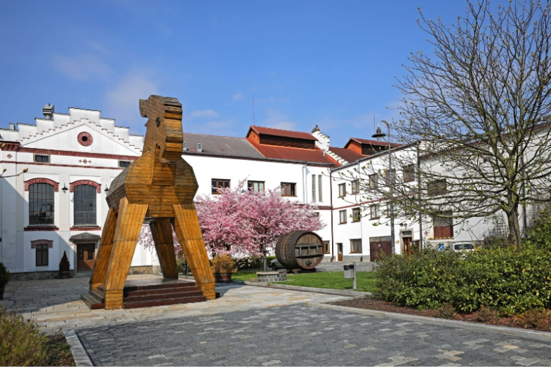 Pivovary Velké Popovice, foto: Plzeňský Prazdroj .png Pivovary Velké Popovice, foto: Plzeňský Prazdroj